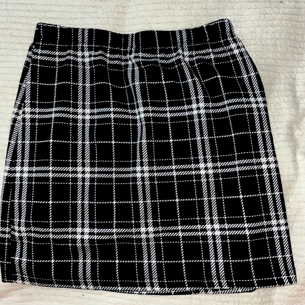black plaid skirt